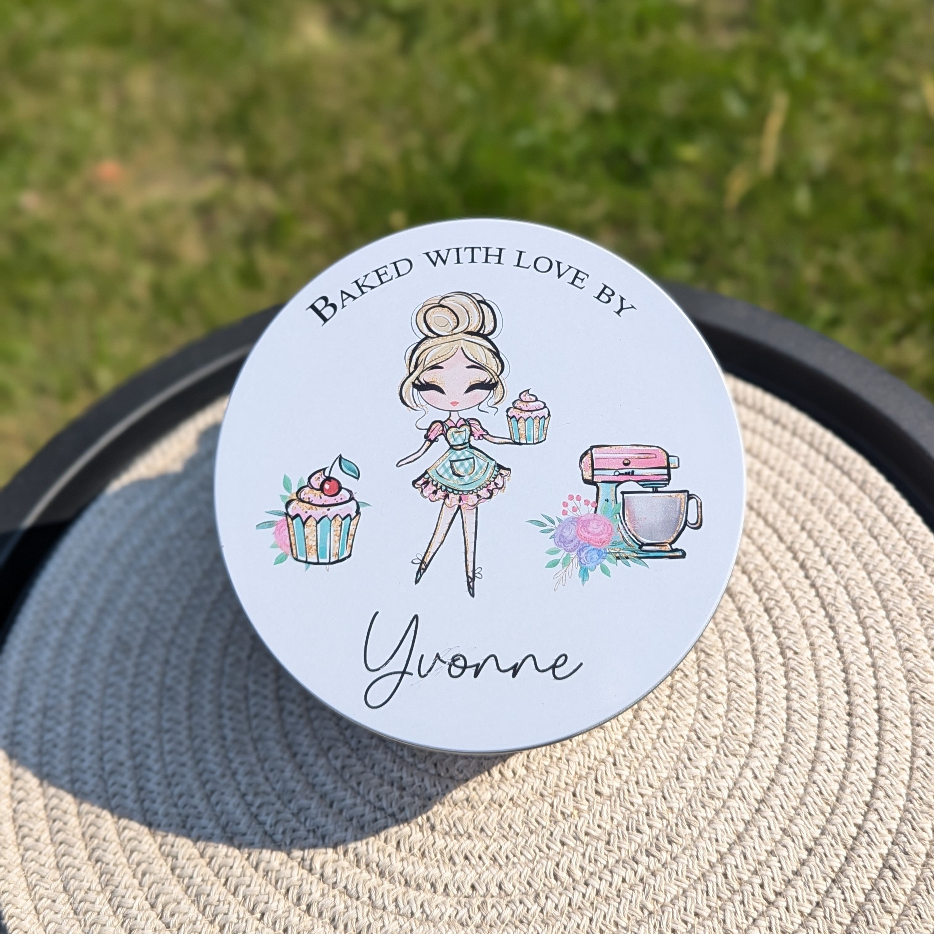 Yvonne Glitter Girl Small Cake Tin